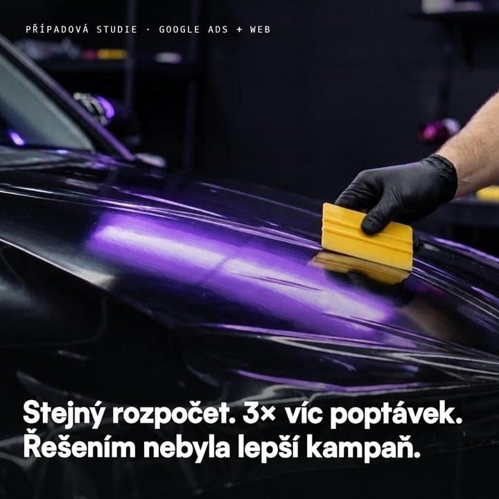 Aplikace PPF fólie na černý vůz v CarDetaileru
