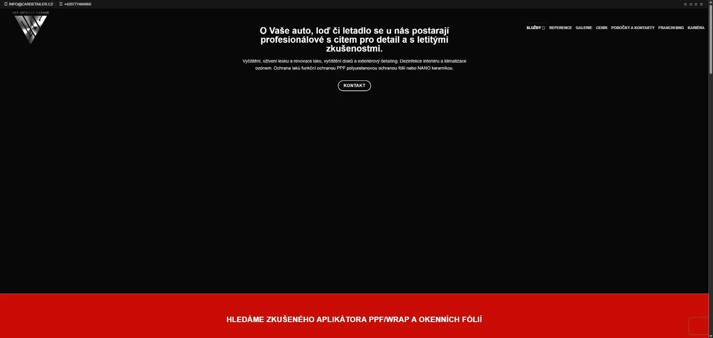 Starý web: text, tlačítko „kontakt“ a náborový banner